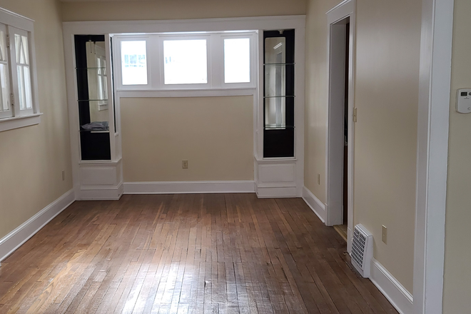 Dining room - Charming house in University Circle