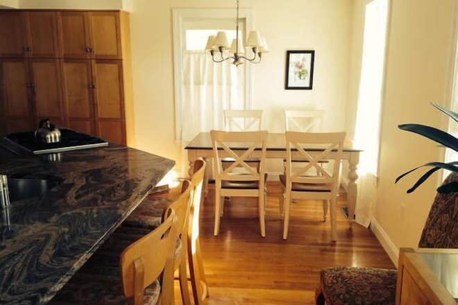 Dining Area - 3BR Cambridge Home Near Harvard