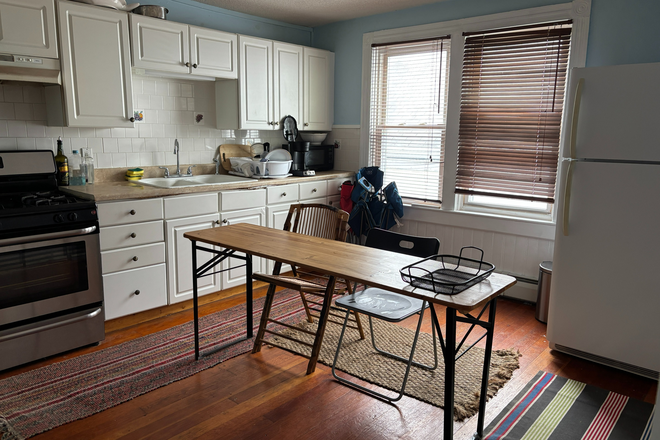 kitchen looking right from front door - Federal Hill Sublet