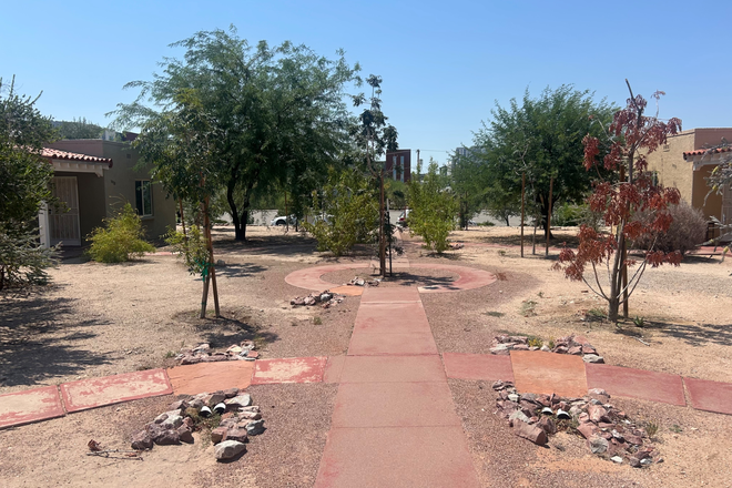 Exterior walkways - El Vaquero Court Duplex