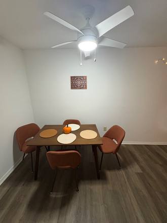 Dining area - Apartment At Foxridge!!