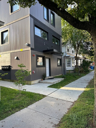 Outside - 180 N Winooski Ave Apartments