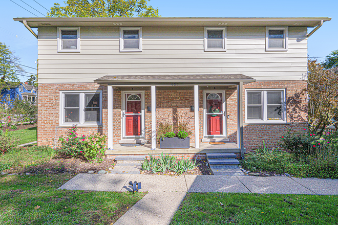 Entryway right side unit 2 - Old West Side Fully Furnished all utilities incl. Townhouse, ready 11/1/25 8 months Max.