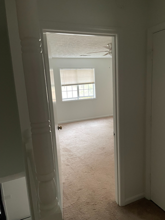 Master Bath - ensuite ($980/month) - Meadowlark Lane - 11 minutes to main KSU campus