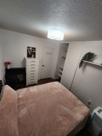 bedroom 1 - apartment close to campus