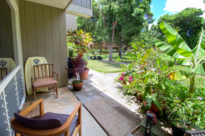 Front porch - For rent: Private room & bath, with garden view, pool access, & carport parking spot
