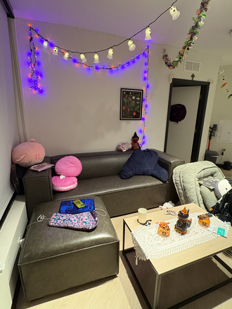 Living Room - Hub on 3rd Ave