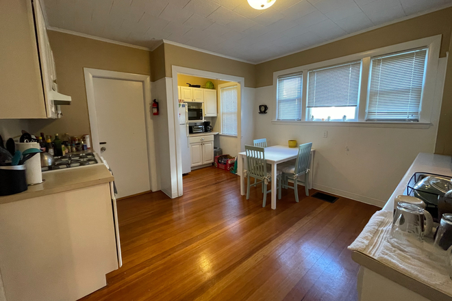 kit - 3 Bed Tufts area