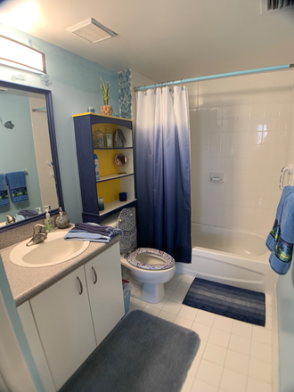 Private bathroom - 10-min walk to UM Uhealth, priv BATH Condo