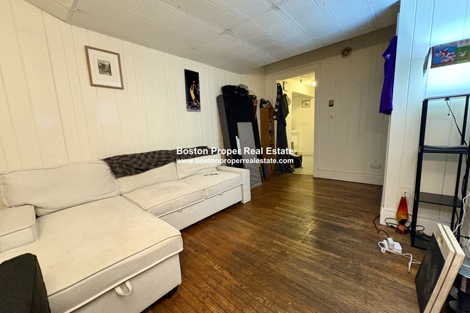 a - Spacious studio, NO FEE Apartments