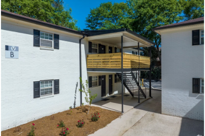 Outside View - Looking for a Roommate in a 2-Bed 1 Bath Apartment