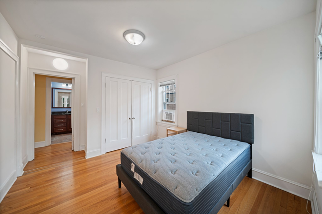 Bedroom - Fall Quarter 1 Room Sublease Apartments