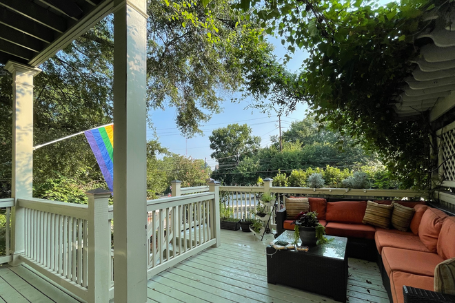 Our deck - Beautiful Furnished 3 Bedroom House in Inman Park