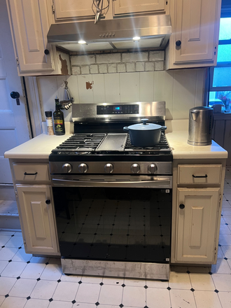 Kitchen - Gorgeous 2 BD Victorian Apartment for rent