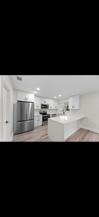 kitchen - 4 bed 2 bath EV charging, internet included