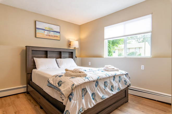 Available bedroom - Newly renovated house close to campus