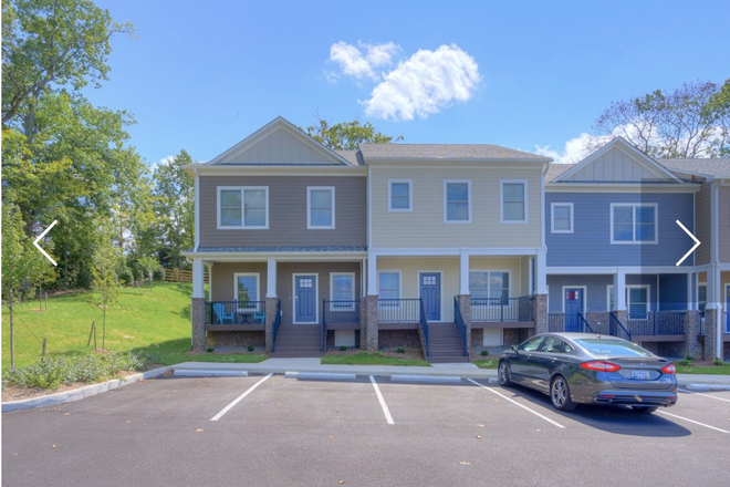 Outside View - The Summit at Uptown