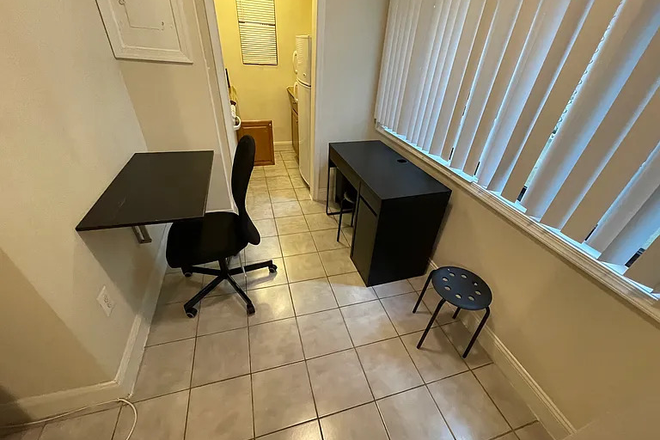 Hall - Studio Next to GW Campus and Foggy Bottom Metro Condo