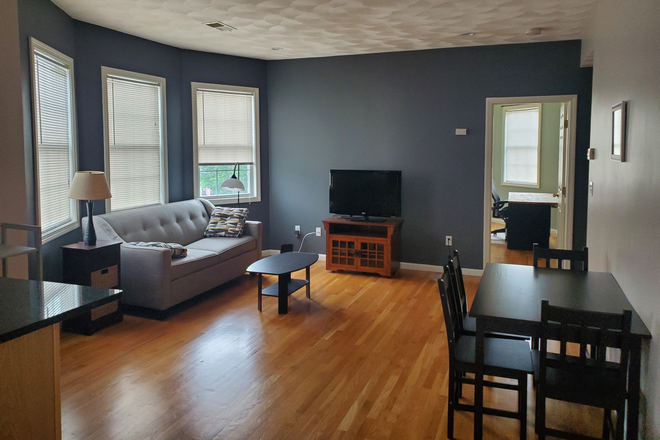 Living Room - 3 Bedrooms, 1 Bathroom, Includes Utilities