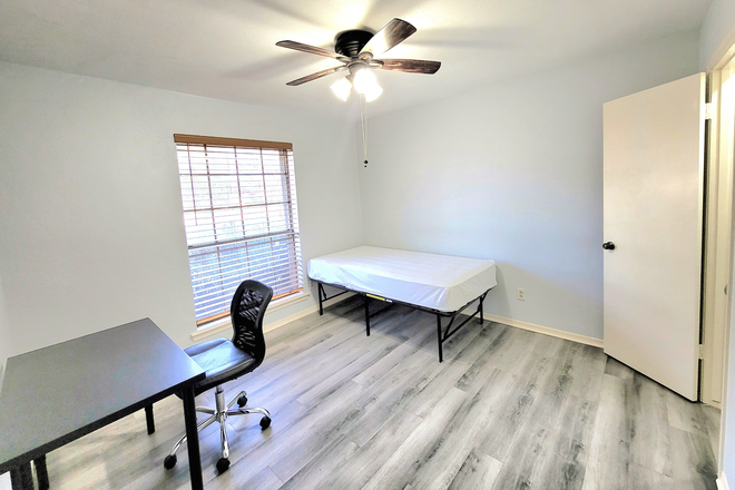 Regular Room 1 - Location! Location! Private Rooms NEXT To UTD (Furnished, All Bills Paid, House Cleaning)