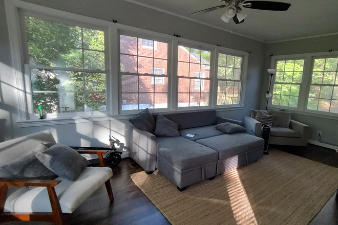 Sun room - Bedrooms in beautiful 3b2b house, close to shuttle and groceries