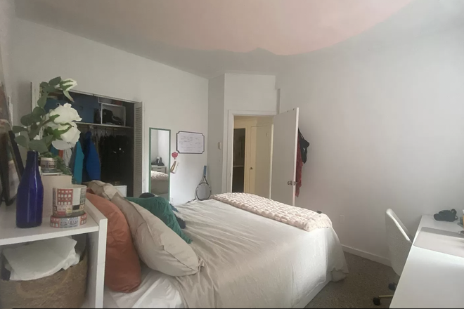 bed - 4 Bed 1 Bath in Symphony No Brokers Fee Apartments