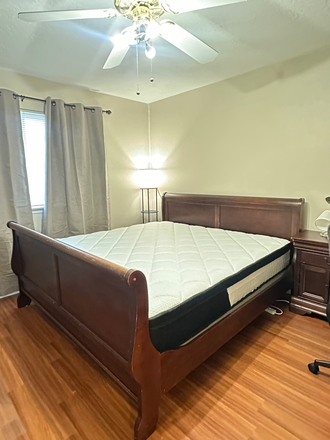 Private bedroom 02 - Master Bedroom (Private Bathroom) – Clean | Walking Distance | All Bills Paid House