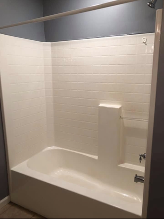 Pvt hall Bath - Quick to MUSC, Great setup House