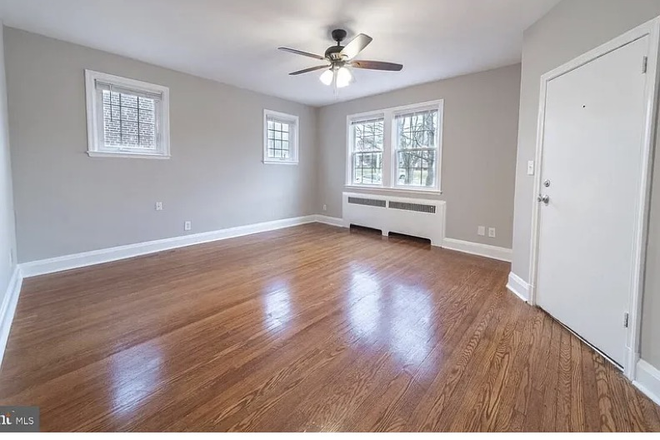 Living Room - Cozy & Affordable 1BR – Close to Transit, Shops & Dining Duplex