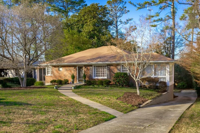 Charming Urban Oasis - Charming Urban Oasis  - 1 mile from Emory - Utilities Included