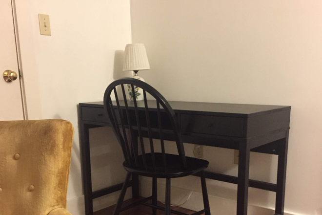 Work desk - Cozy Furnished Basement Apt,