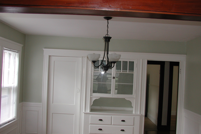 Dining Room - Lovely Two Bedroom Arlington Apartment With Additional Sunroom