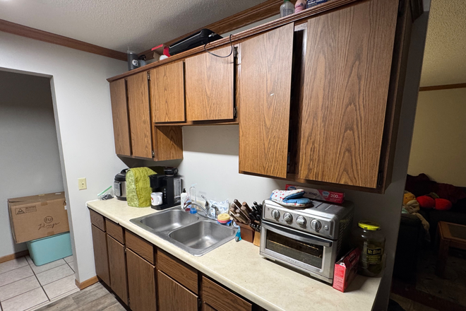 Kitchen - Huntington Hills Apartments