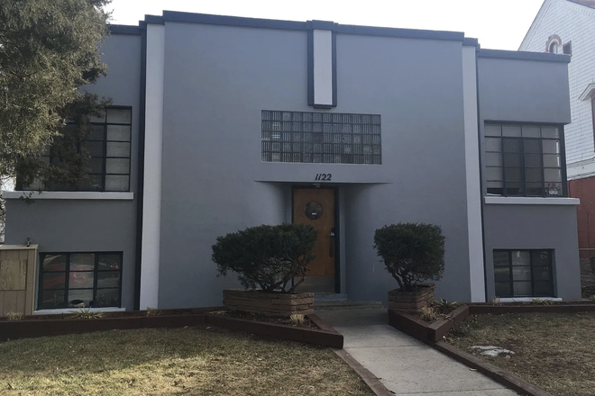 Outside street view - House on the Hill close to Campus