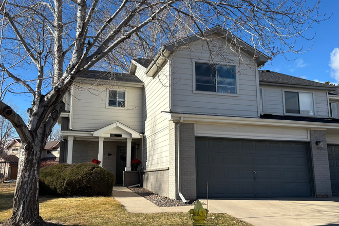 Outside view of front of townhome - Private Room in Lakewood Townhome!