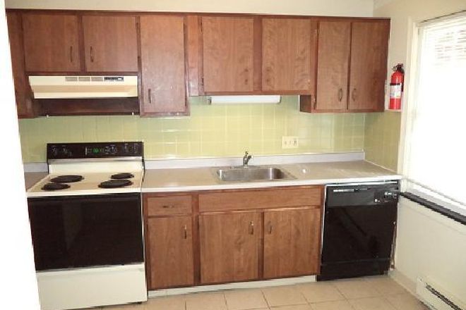 Kitchen - 50 Meadow Street  - 3BR 1.5 Bath  (Townehouse of Amherst)