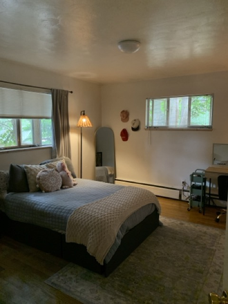 Bedroom - Spring 2026 Sublet On the Hill