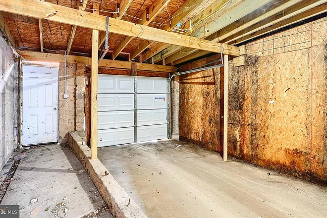 Car Garage - 3606 old york Home in waiverly