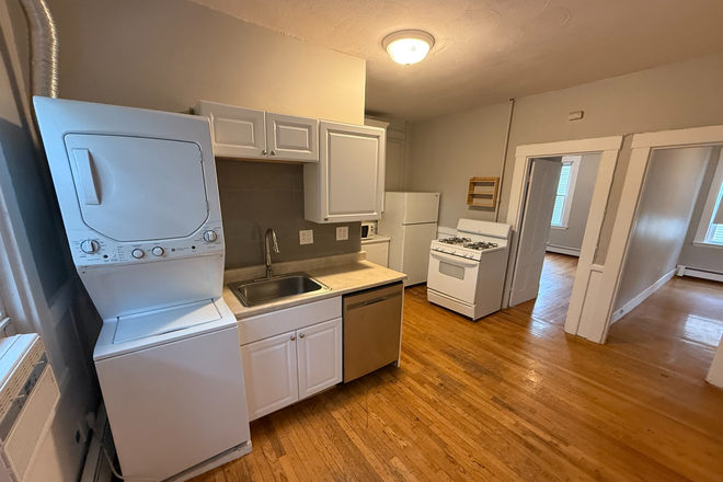 Kitchen - East Cambridge 1 Bed with In-Unit Laundry