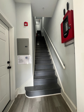 Hallway - 1223 West Allegheny Ave., Apt. D- Newley Renovated & Close to Campus