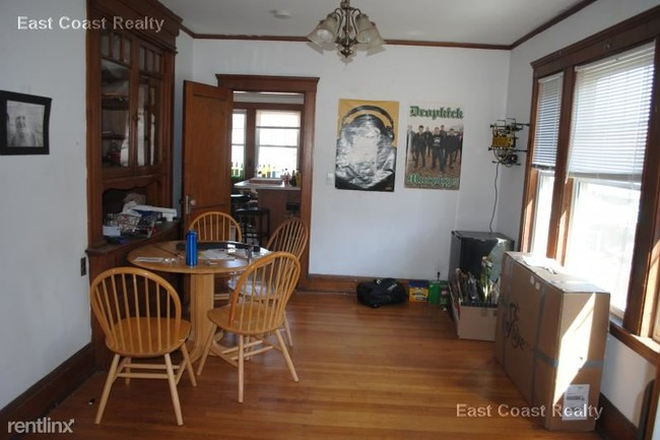 hubrealtyproperties.com - Huge 5 bedroom duplex apartment, and separate dining room and living room