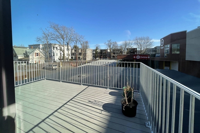 Deck - 18 White St