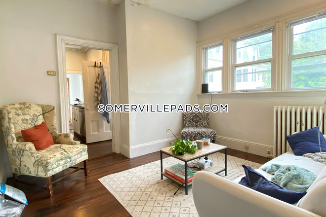 Living Room - NO BROKER FEE! 5 Bed 1 Bath Apartment on Curtis St. in Somerville! Near Tufts Campus!