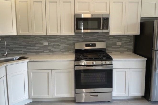 Kitchen - Fall 2026 Subletter Needed! Apartments