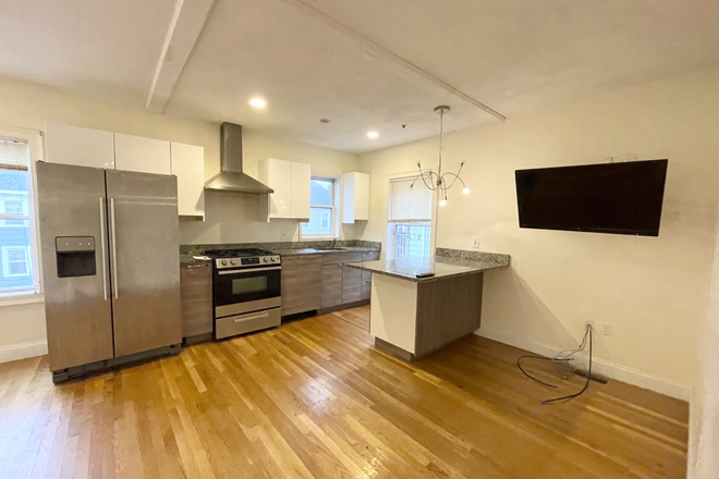 LIVING - 4 BED/1 BATH AVAIL. 9/1/26! Apartments