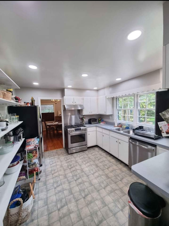 kitchen - Shared House Roommate -  co-ed Grad student /young professional  - Available May