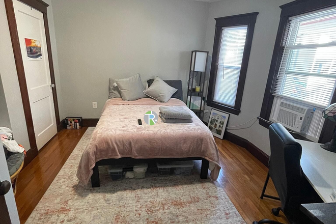 1 - JUNE 2026-Spacious  3-Bedroom Near Tufts & the Green Line! NO BROKER FEE