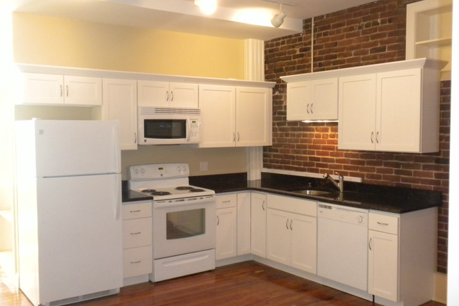 3S MGM Granite Kitchen - Huge bedrooms great for four people in the center of town