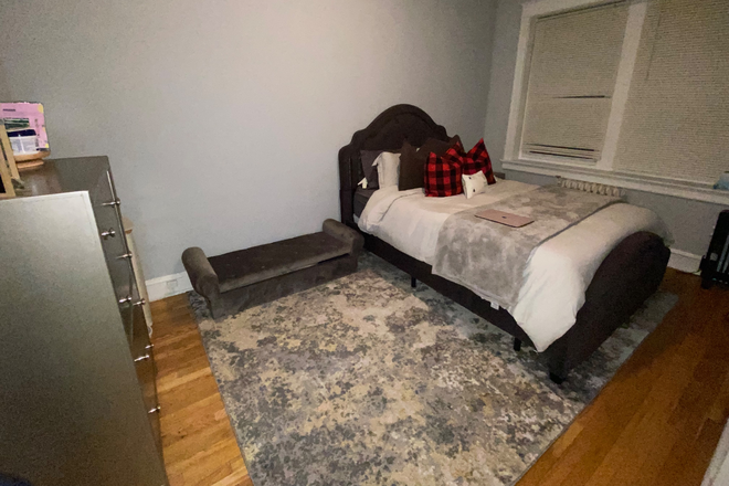 Bedroom - 1BR/1BA Overbrook Apartment Available for Sublet