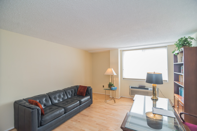 Bedroom 1 - Walking distance GW, Georgetown, Great price.Mint. Amenities. Ideal med, Condo